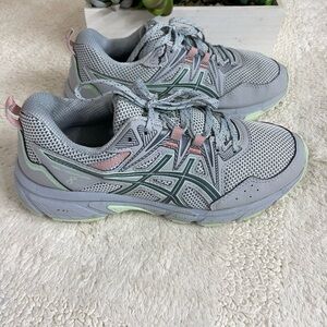 Acsis shoes size  7.5